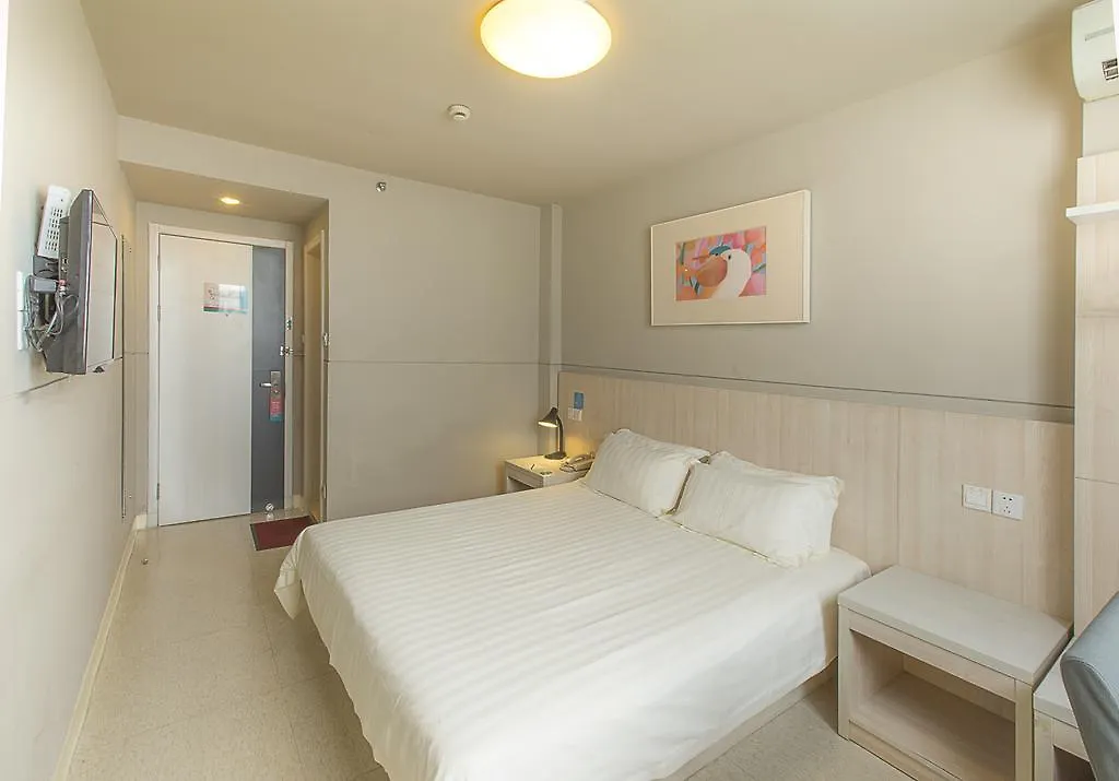 Hotel Jinjiang Inn - Zhuhai Xiangzhou Lovers Central Road